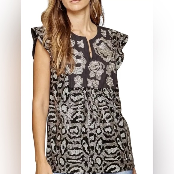 NWOT Savanna Jane Leopard Sequin Embroidered Floral Flutter Sleeve Top Sz S - Picture 2 of 14
